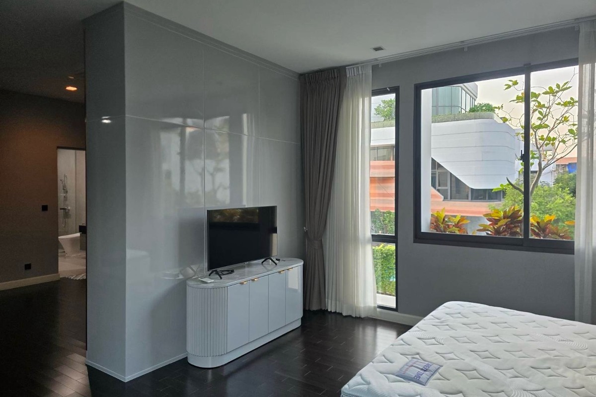 Luxury 3-Story Villa for Rent — The Gentry Pattanakarn 2