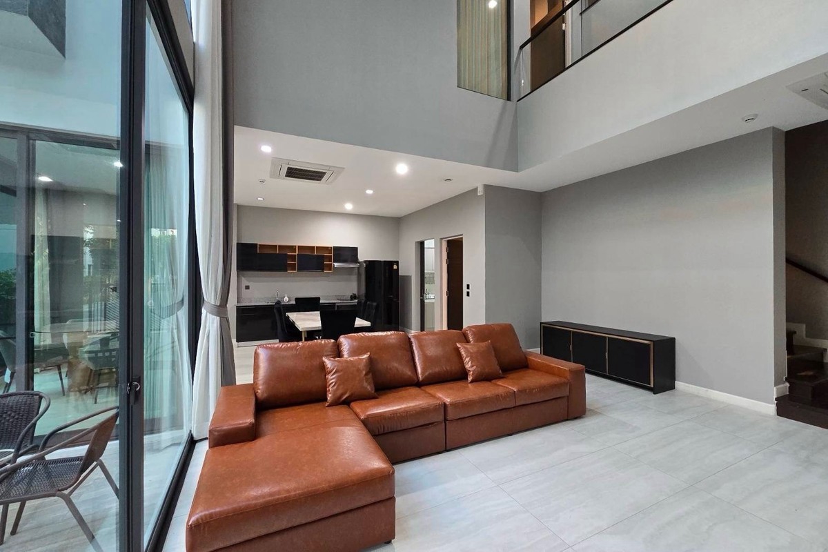 Luxury 3-Story Villa for Rent — The Gentry Pattanakarn 2