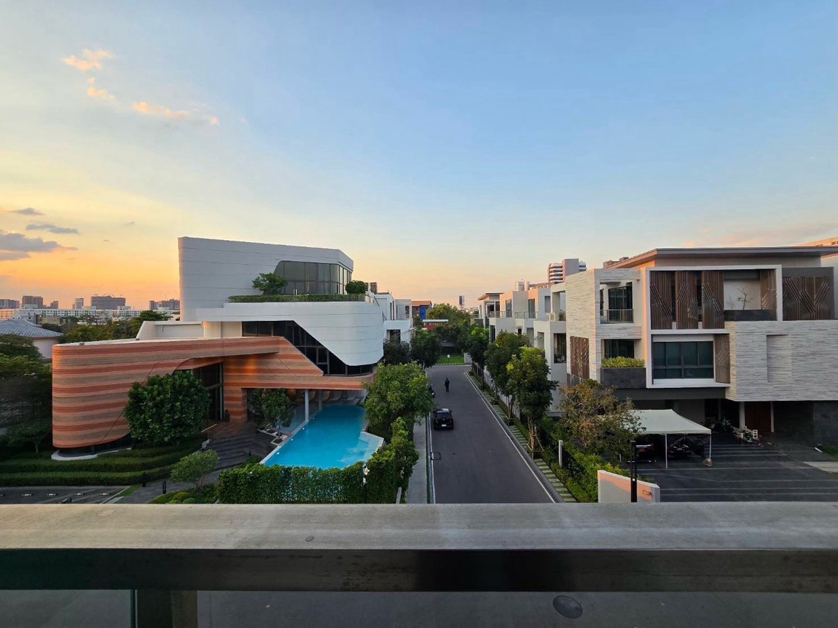Luxury 3-Story Villa for Rent — The Gentry Pattanakarn 2