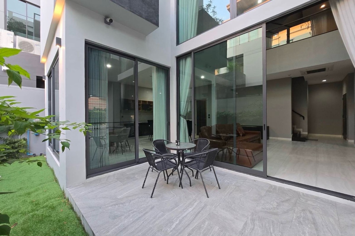Luxury 3-Story Villa for Rent — The Gentry Pattanakarn 2