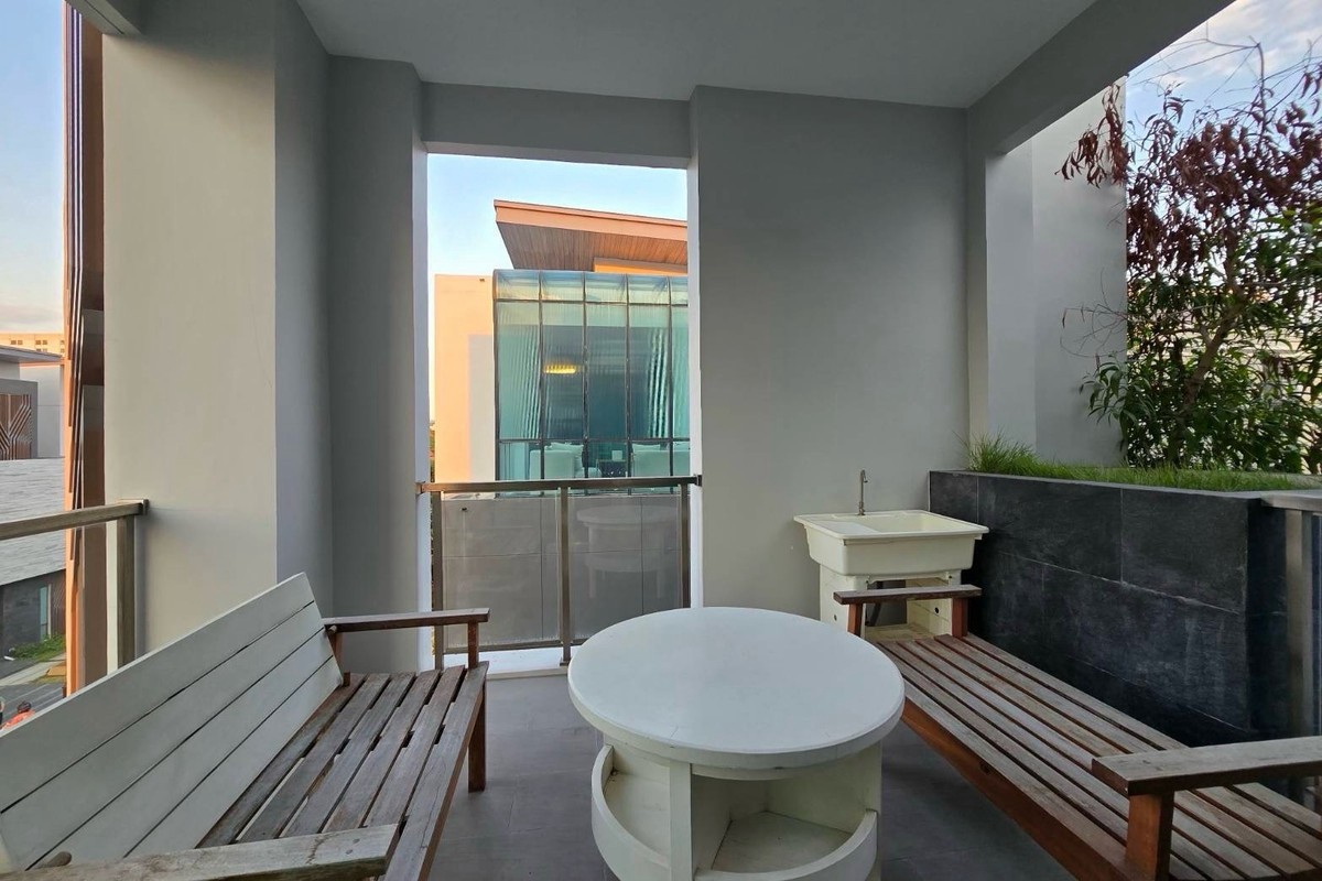 Luxury 3-Story Villa for Rent — The Gentry Pattanakarn 2