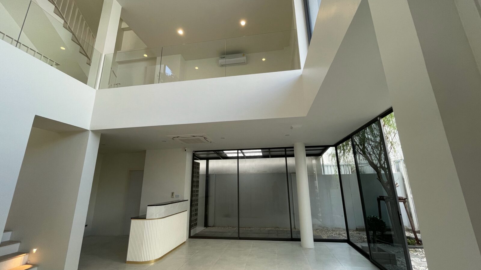 Luxury Home Office for Rent – ARKIN Vibhavadi 84