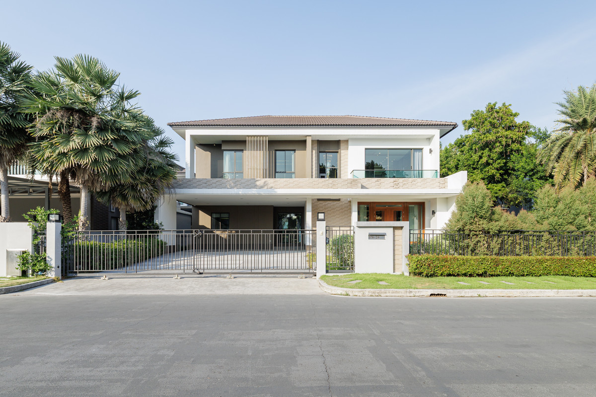 Luxury House for Rent with Private Pool | The Grand Lux Bangna–Suan Luang