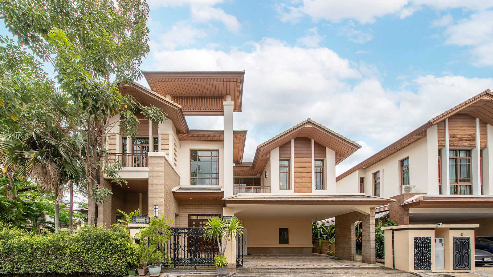 ให้เช่าบ้านเดี่ยว Super Luxury ทำเล Prime – แสนสิริ สุขุมวิท 67