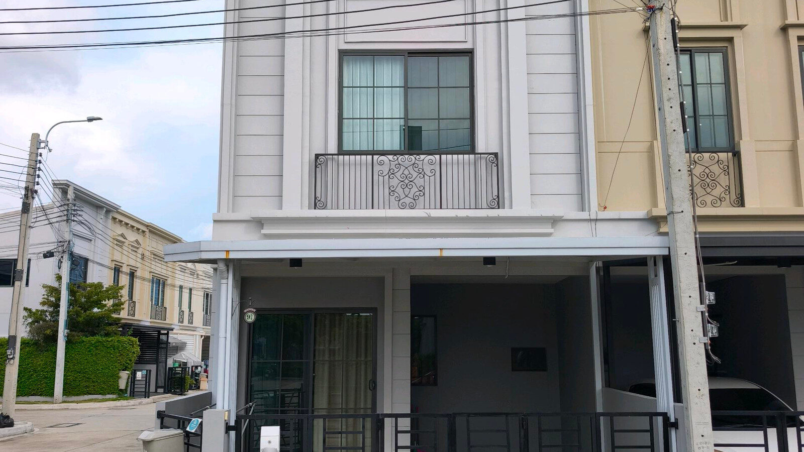 Corner Townhome for Rent | Siri Place Mega Bangna