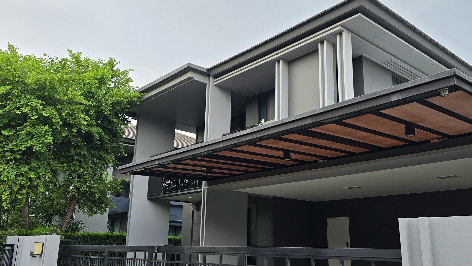 Luxury Detached House for Rent | Setthasiri Krungthep Kreetha 2