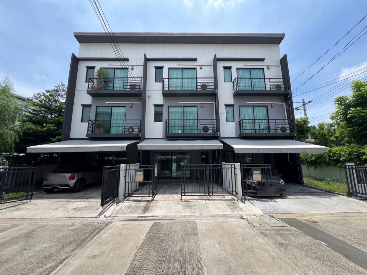 3-Storey Townhome for Rent | Baan Klang Muang Ratchapruek–Rattanathibet