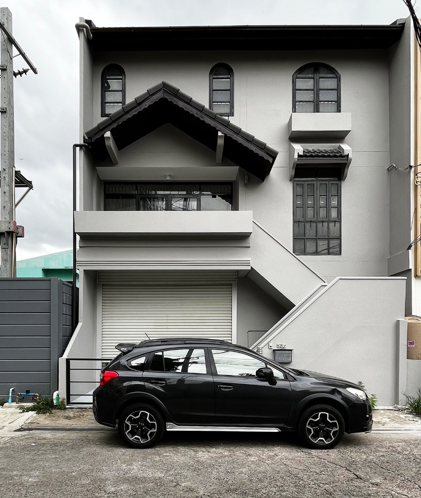 3-Storey Corner Home Office/Townhome for Rent | Chaeng Watthana | Only 160 m from MRT