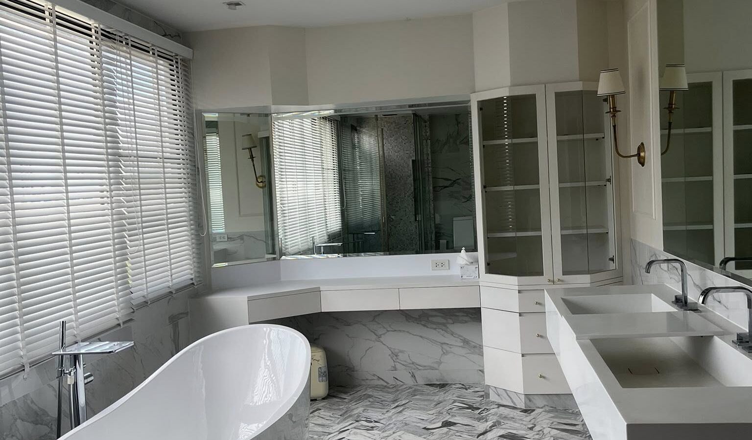 5-Storey Building for Rent | Prime Thonglor 23