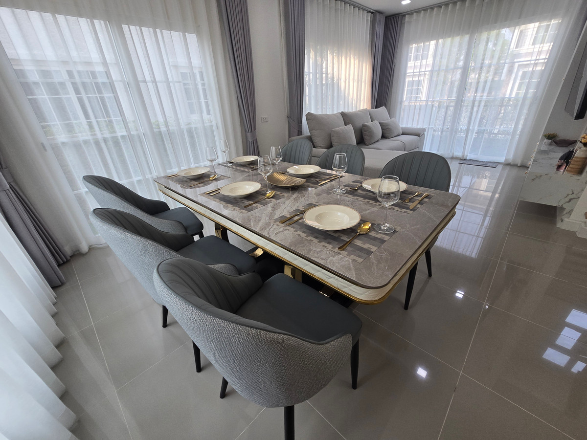 Golden Neo Sukhumvit–Lasalle 豪华两层独栋别墅出租