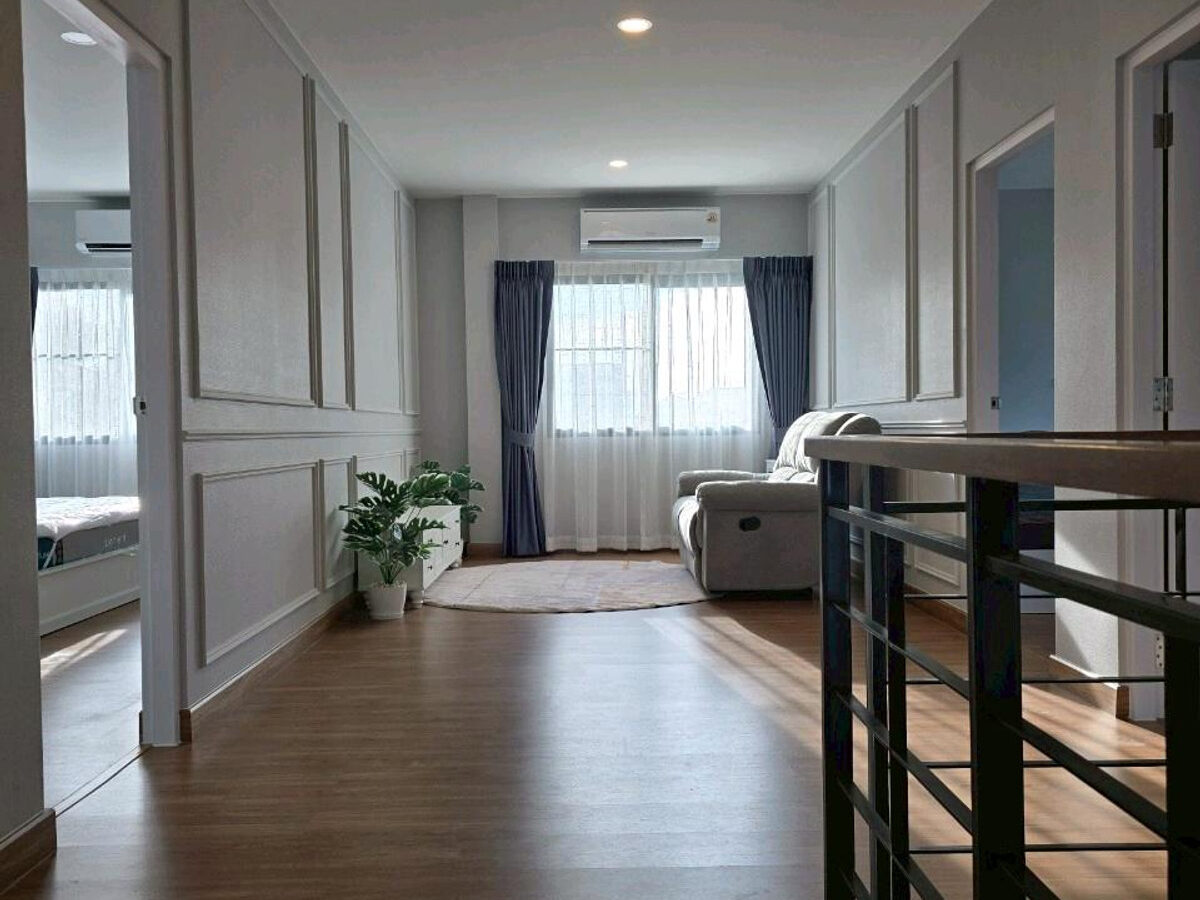 Centro Vibhavadi 大型转角独栋住宅出租｜近Harrow国际学校
