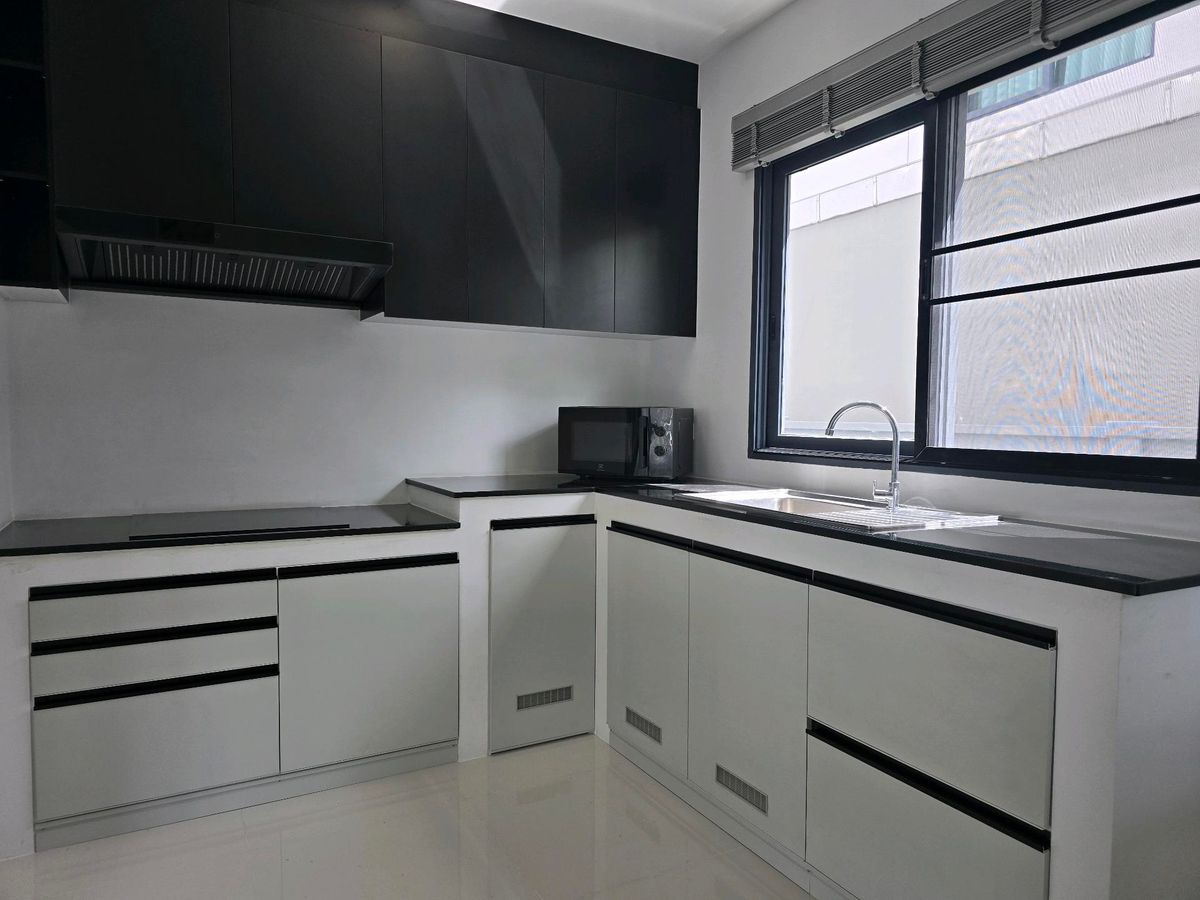 Luxury Corner Detached House for Rent | CENTRO Vibhavadi