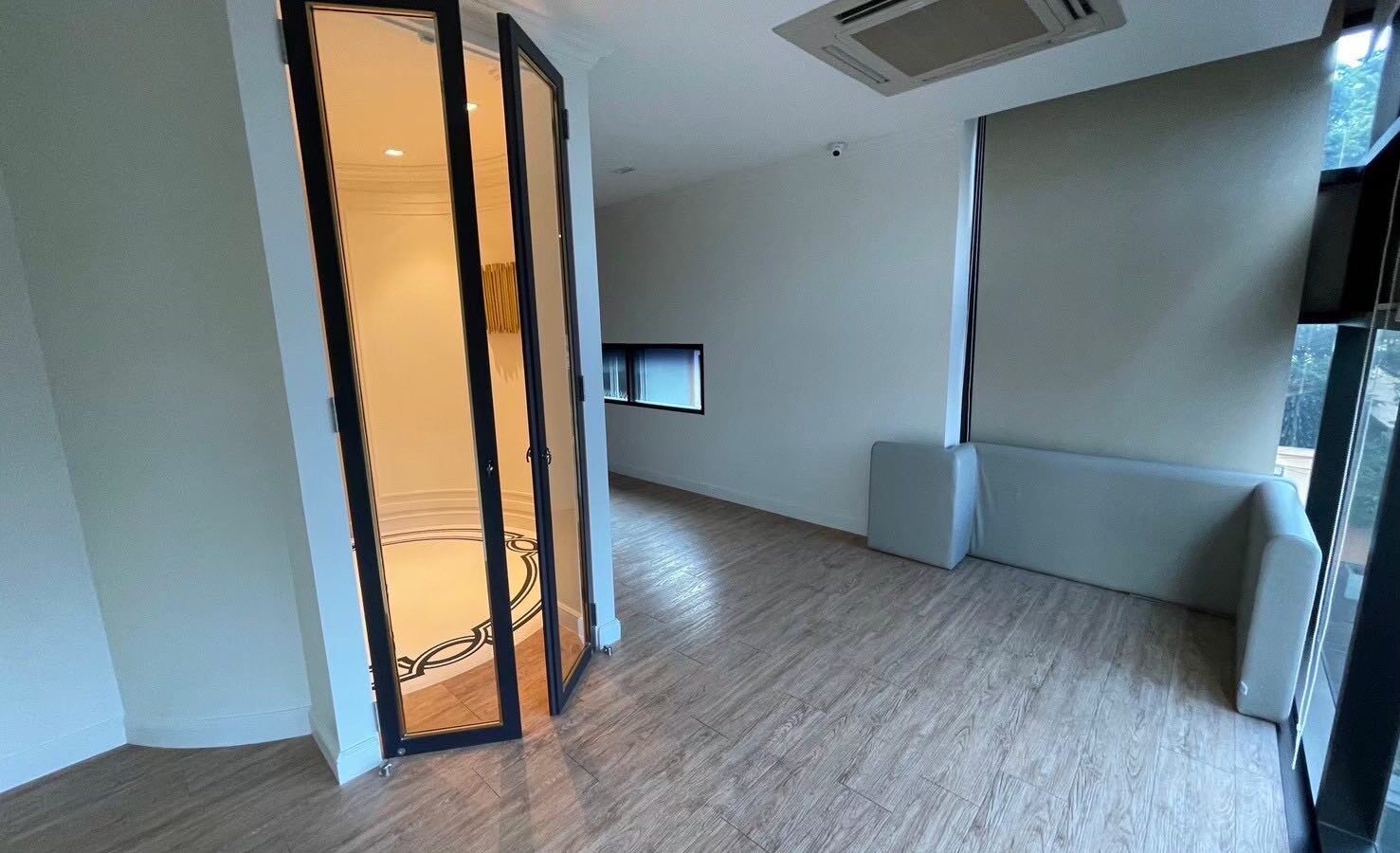 5-Storey Building for Rent | Prime Thonglor 23