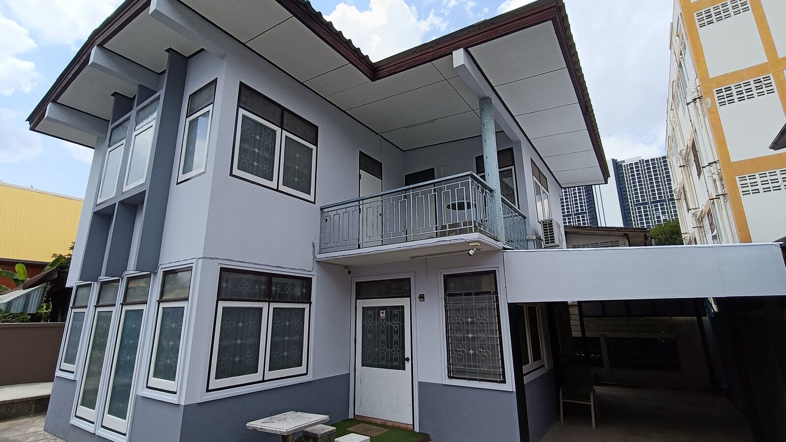 Renovated Detached House for Rent | Bang Sue–Bang Pho | Only 3 Minutes to MRT Bang Pho