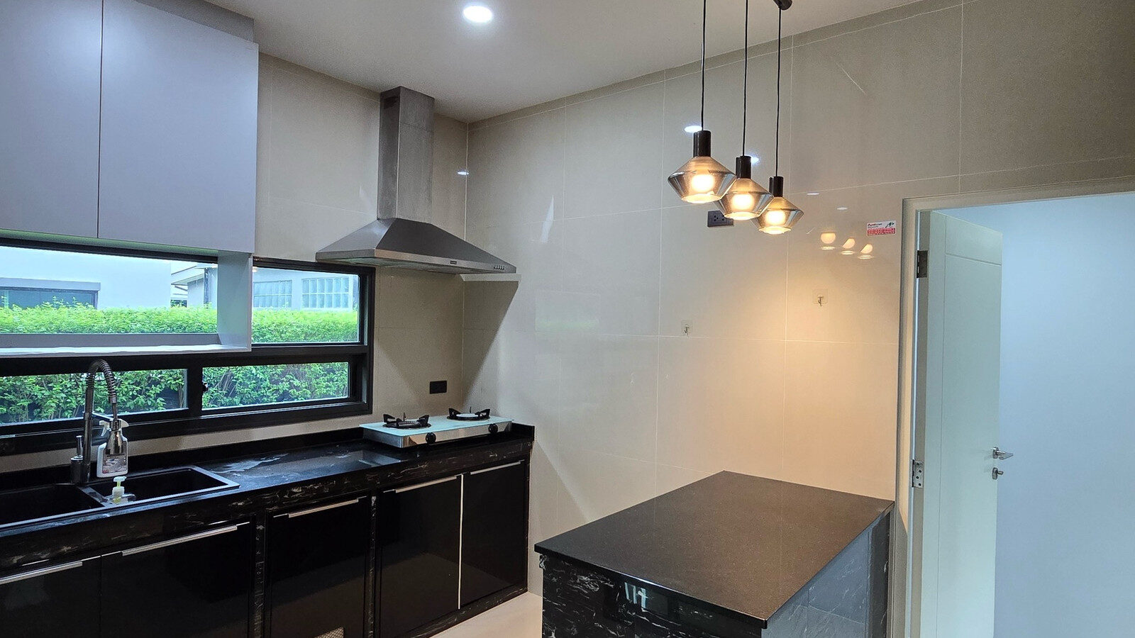 Luxury Detached House for Rent | Setthasiri Krungthep Kreetha 2