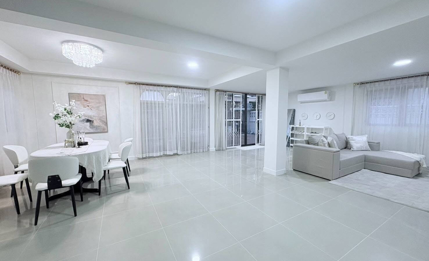 Spacious Detached House for Rent | Ratchada–Huai Khwang