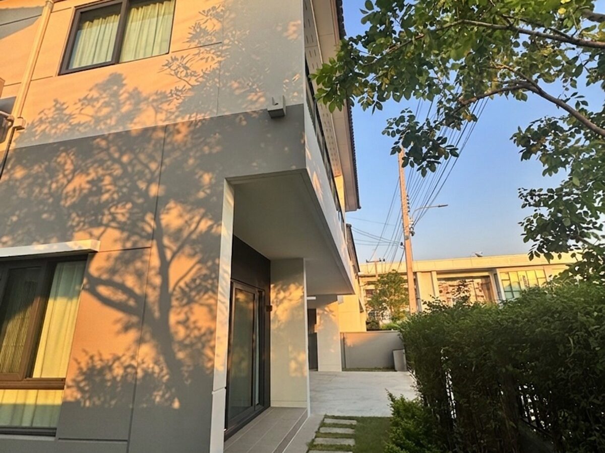 ให้เช่าบ้านเดี่ยว 2 ชั้น CENTRO วิภาวดี | บ้านใหม่ ทำเลโซนหน้าโครงการ