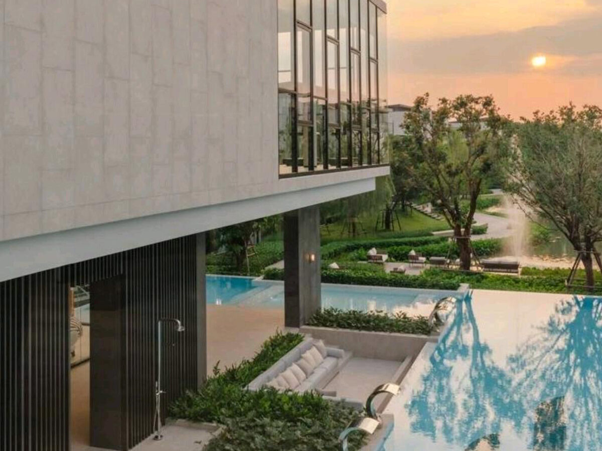 Luxury 3-Storey Pool Villa for Rent | The Honor Yothin Phatthana