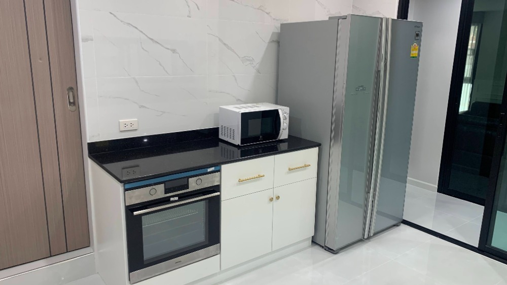 ให้เช่าบ้านเดี่ยว 2 ชั้น หลังใหญ่ สไตล์ Modern ย่านโชคชัย 4