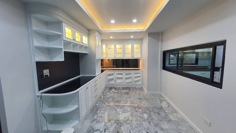 ให้เช่าบ้านเดี่ยว 2 ชั้น หลังใหญ่ สไตล์ Modern ย่านโชคชัย 4