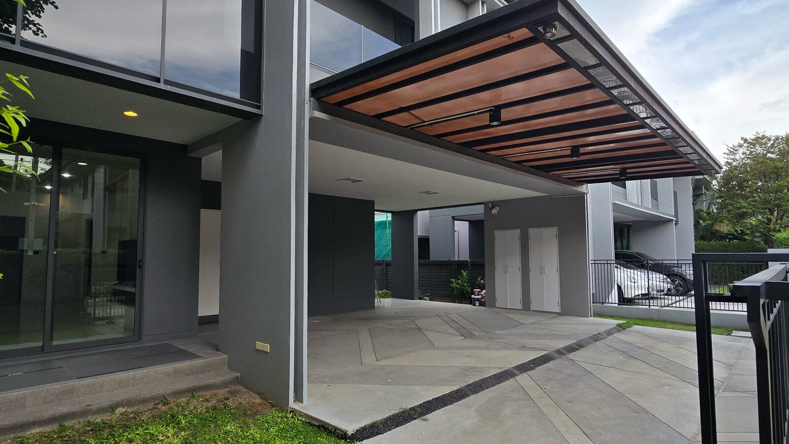 Luxury Detached House for Rent | Setthasiri Krungthep Kreetha 2