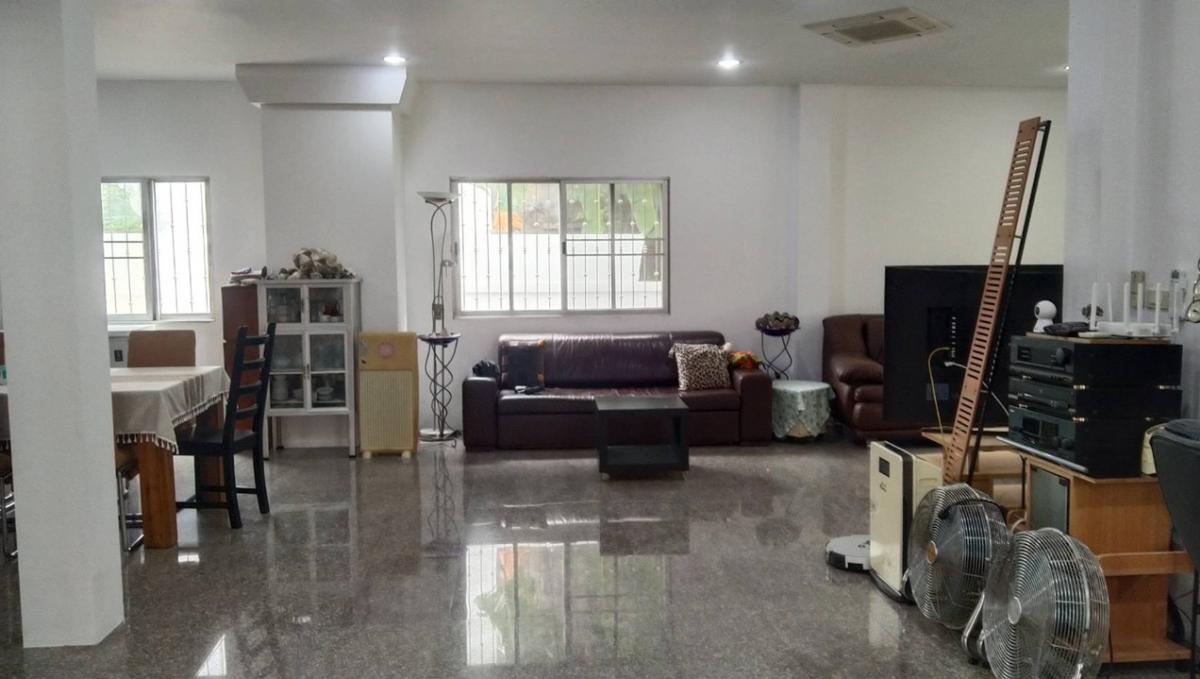 ให้เช่าบ้านเดี่ยว 2 ชั้น ลาดกระบัง | บ้านหลังใหญ่ พร้อมสวนส่วนตัว