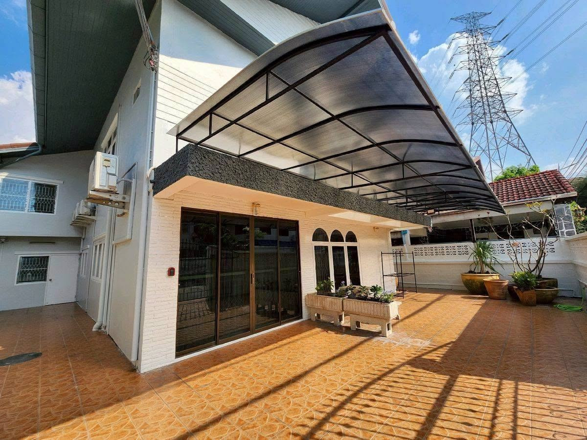 Spacious Detached House for Rent | Ratchada–Huai Khwang