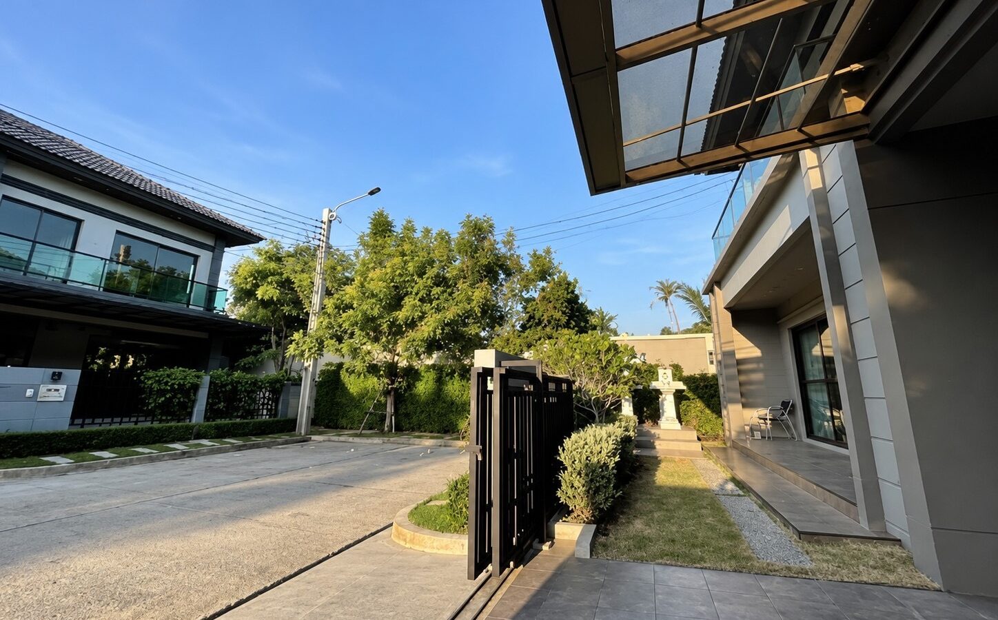 Venue Flow Rama 5 转角独栋别墅出租｜4卧4卫｜家具齐全