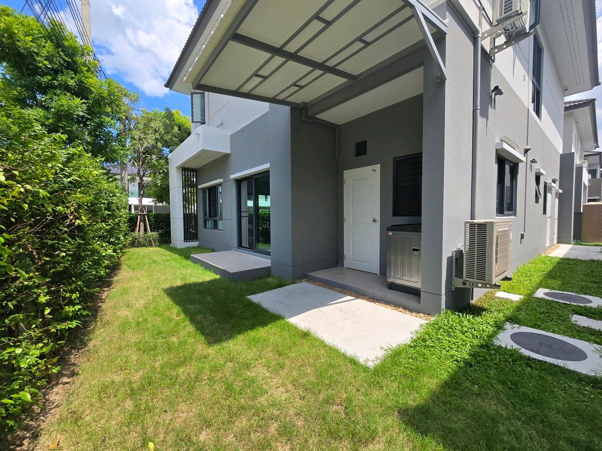 Luxury Corner Detached House for Rent | CENTRO Vibhavadi