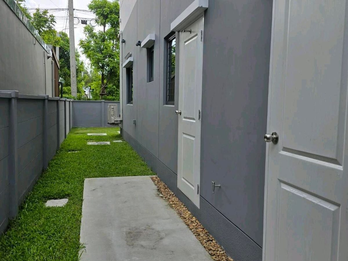 Luxury Corner Detached House for Rent | CENTRO Vibhavadi