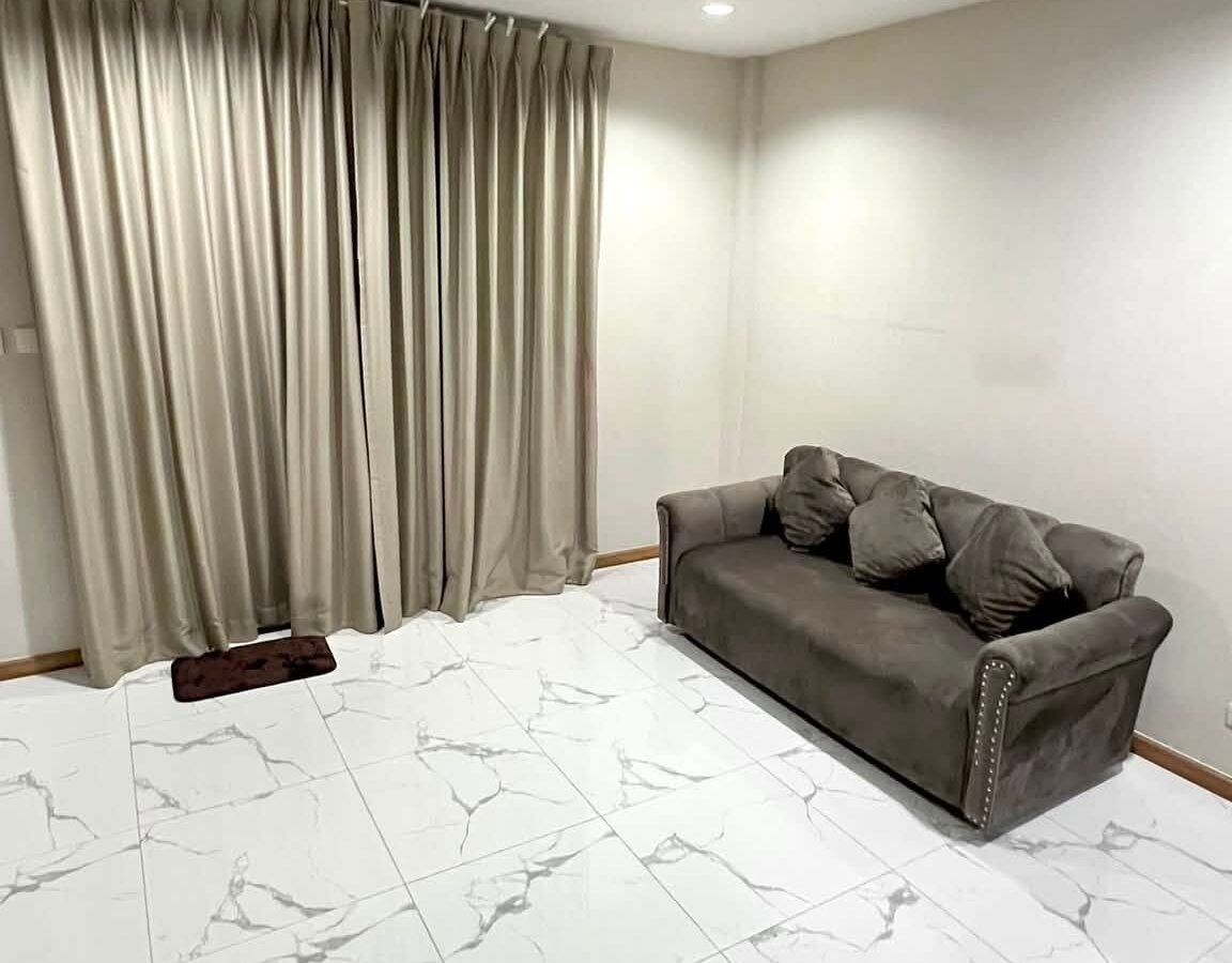 3-Storey Corner Townhome for Rent | SIRI HOUSE Ratchada 18