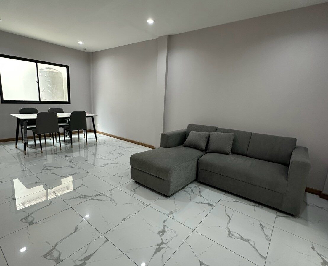 ให้เช่าทาวน์โฮม 3 ชั้น Siri House รัชดา 18 | ลาดพร้าว 80 เฟอร์ครบพร้อมอยู่