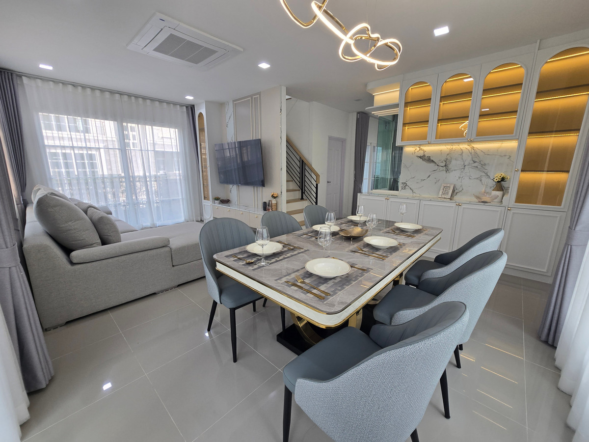 Golden Neo Sukhumvit–Lasalle 豪华两层独栋别墅出租
