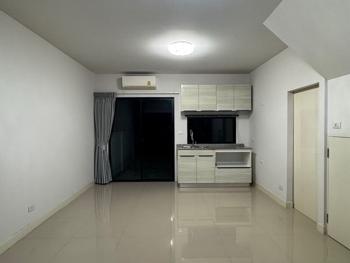 3-Storey Townhome for Rent | Baan Klang Muang Ratchapruek–Rattanathibet
