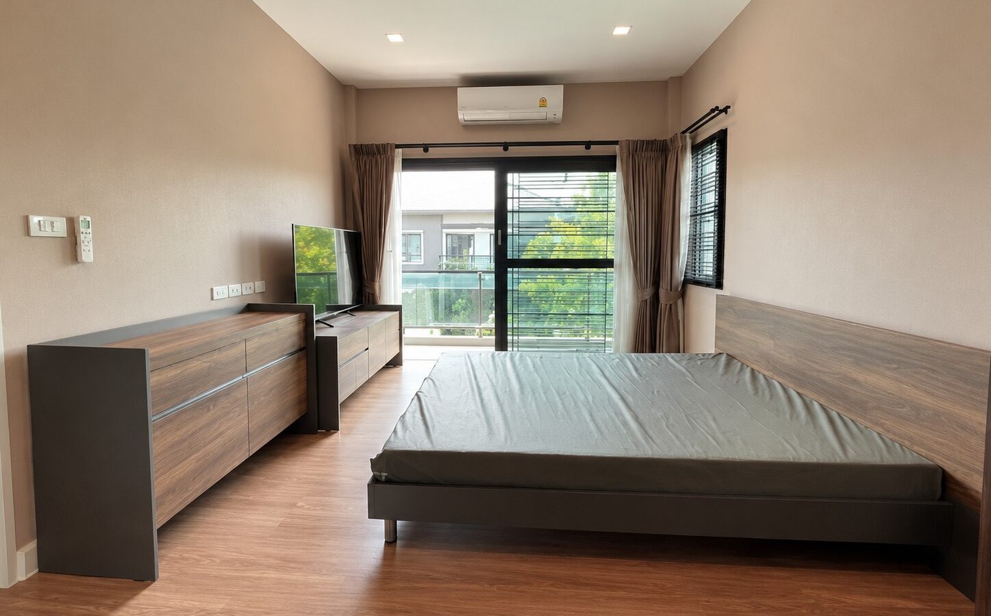 Venue Flow Rama 5 转角独栋别墅出租｜4卧4卫｜家具齐全