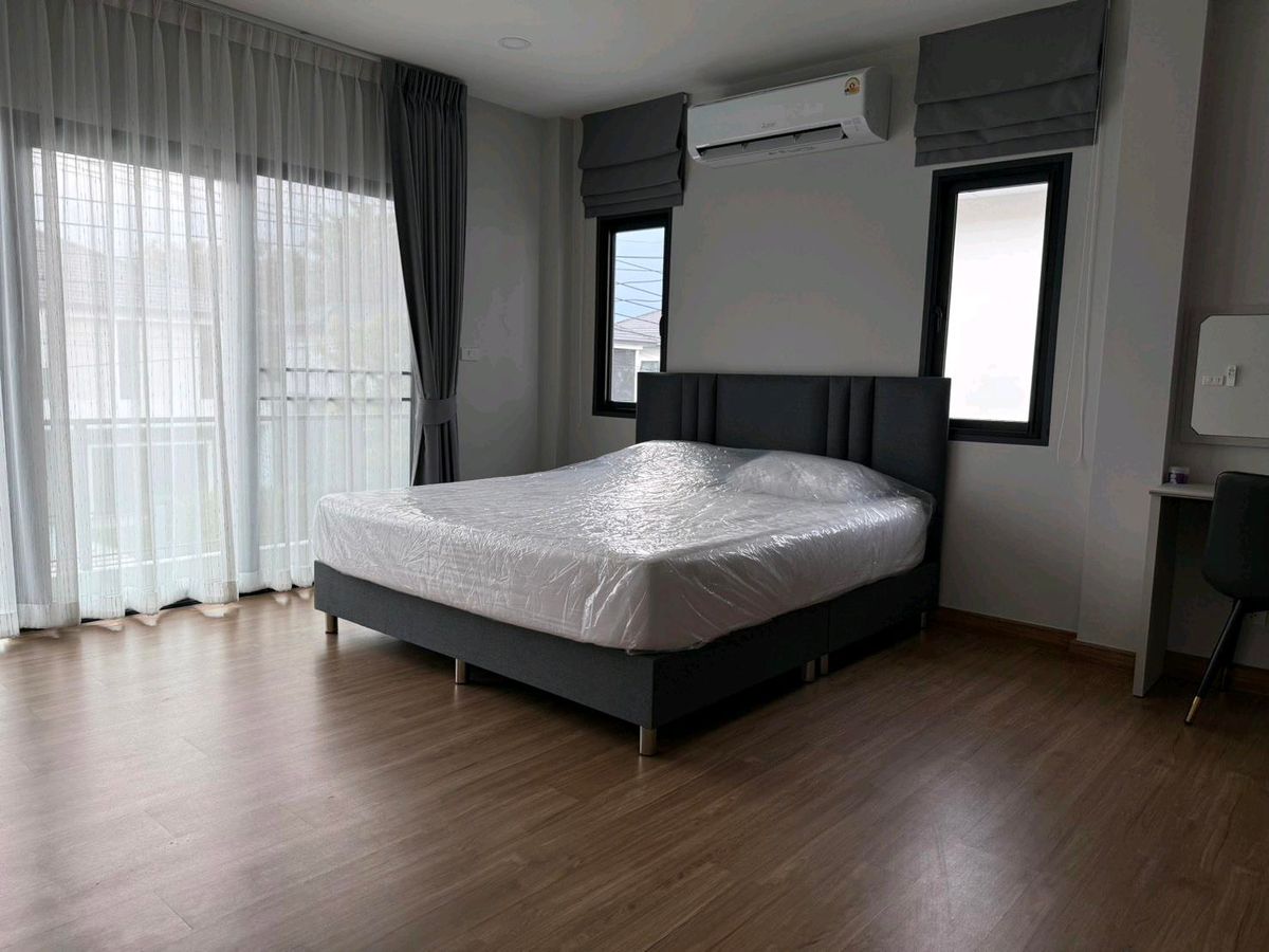 Luxury Corner Detached House for Rent | CENTRO Vibhavadi