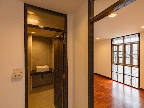 3-Storey Corner Home Office/Townhome for Rent | Chaeng Watthana | Only 160 m from MRT