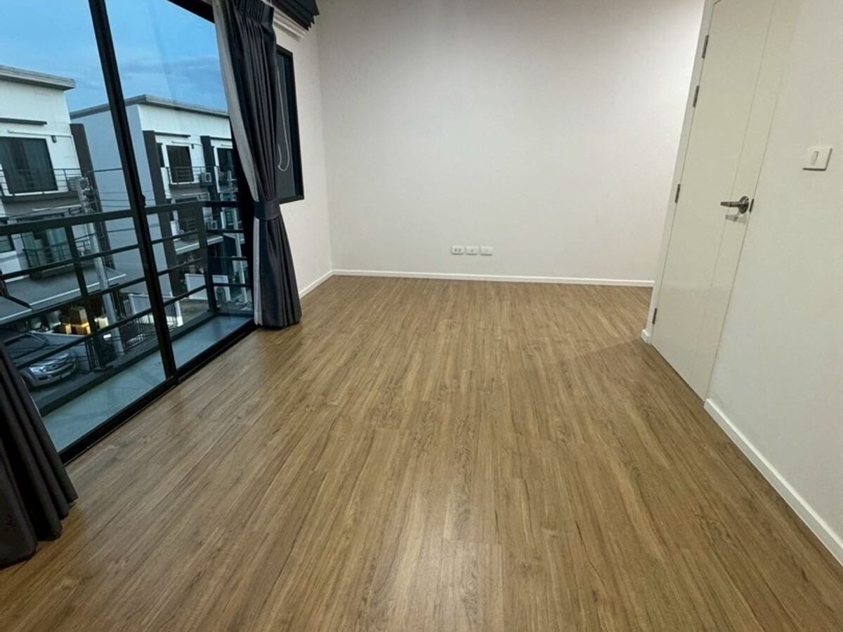3-Storey Townhome for Rent | Baan Klang Muang Ratchapruek–Rattanathibet