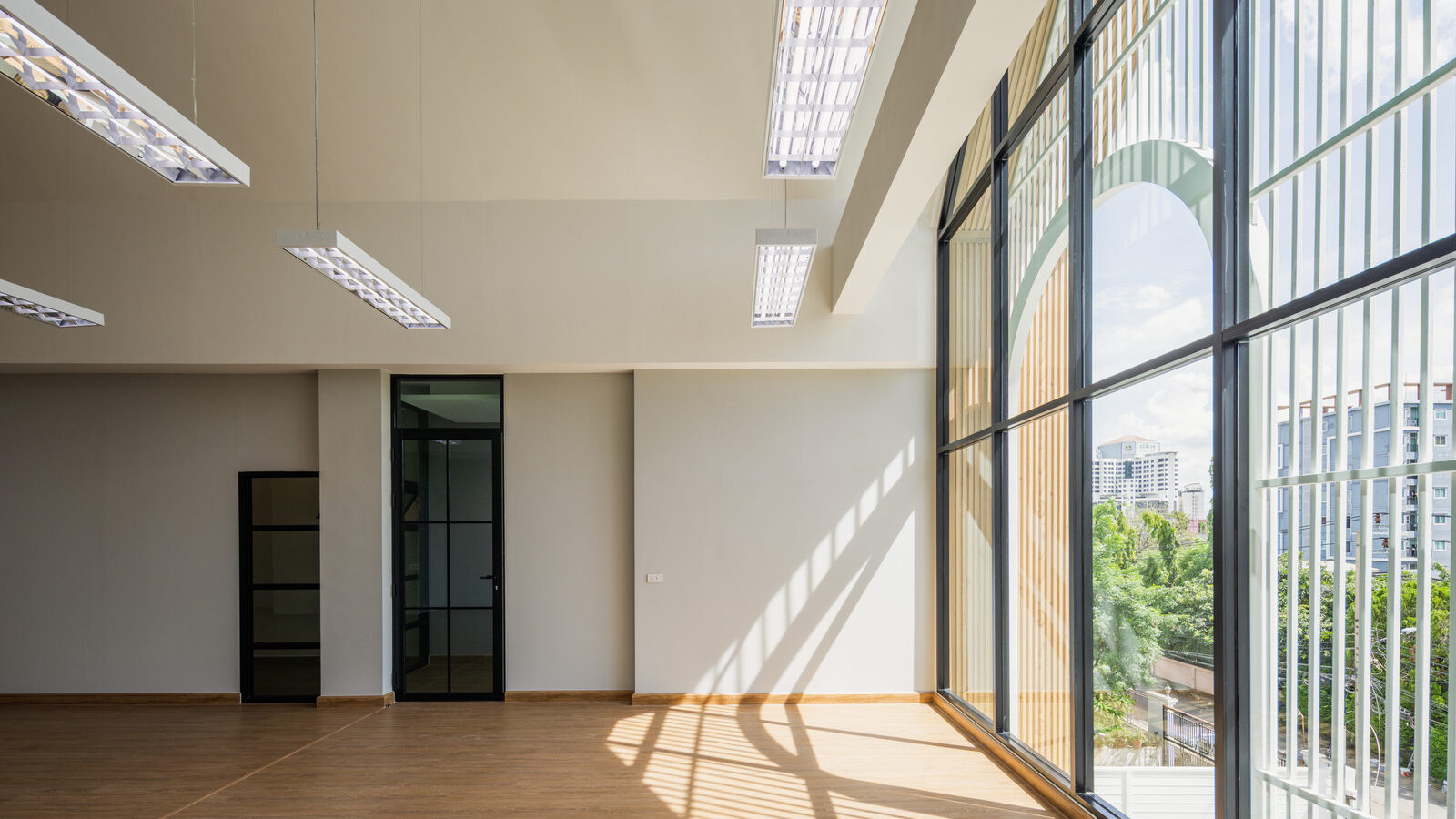 Na Nicha Huamark 10 豪华三层Home Office出租｜近黄色线｜可选配电梯