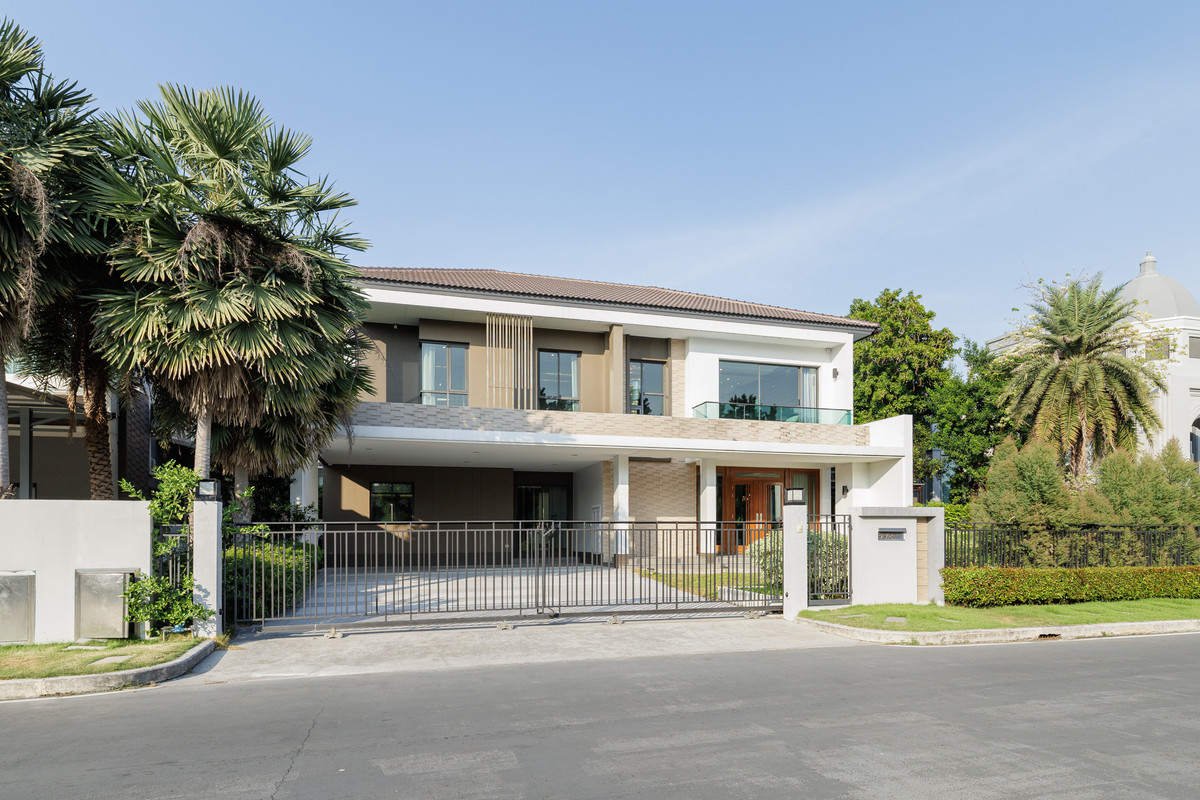 Luxury House for Rent with Private Pool | The Grand Lux Bangna–Suan Luang