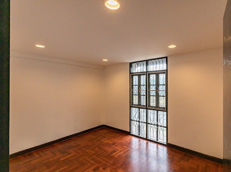 3-Storey Corner Home Office/Townhome for Rent | Chaeng Watthana | Only 160 m from MRT
