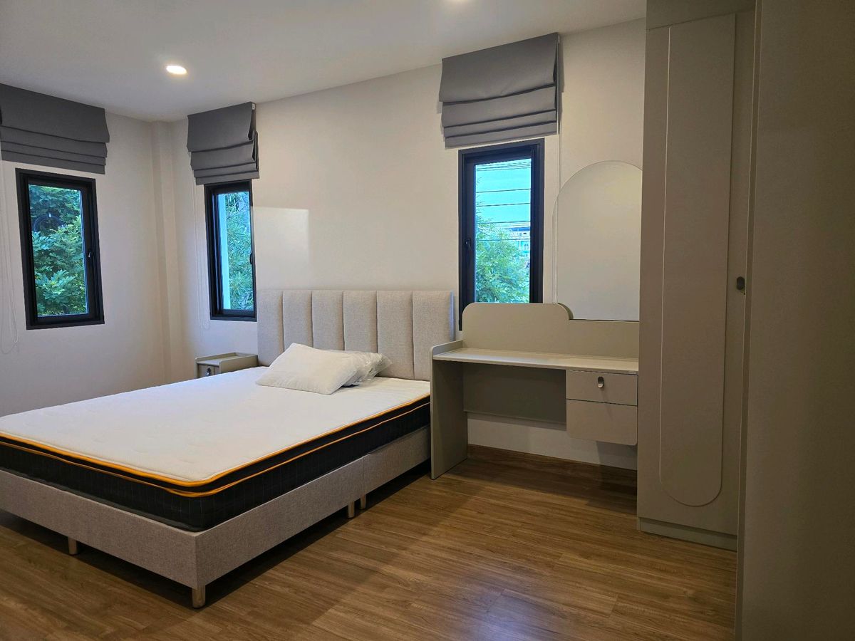 Luxury Corner Detached House for Rent | CENTRO Vibhavadi
