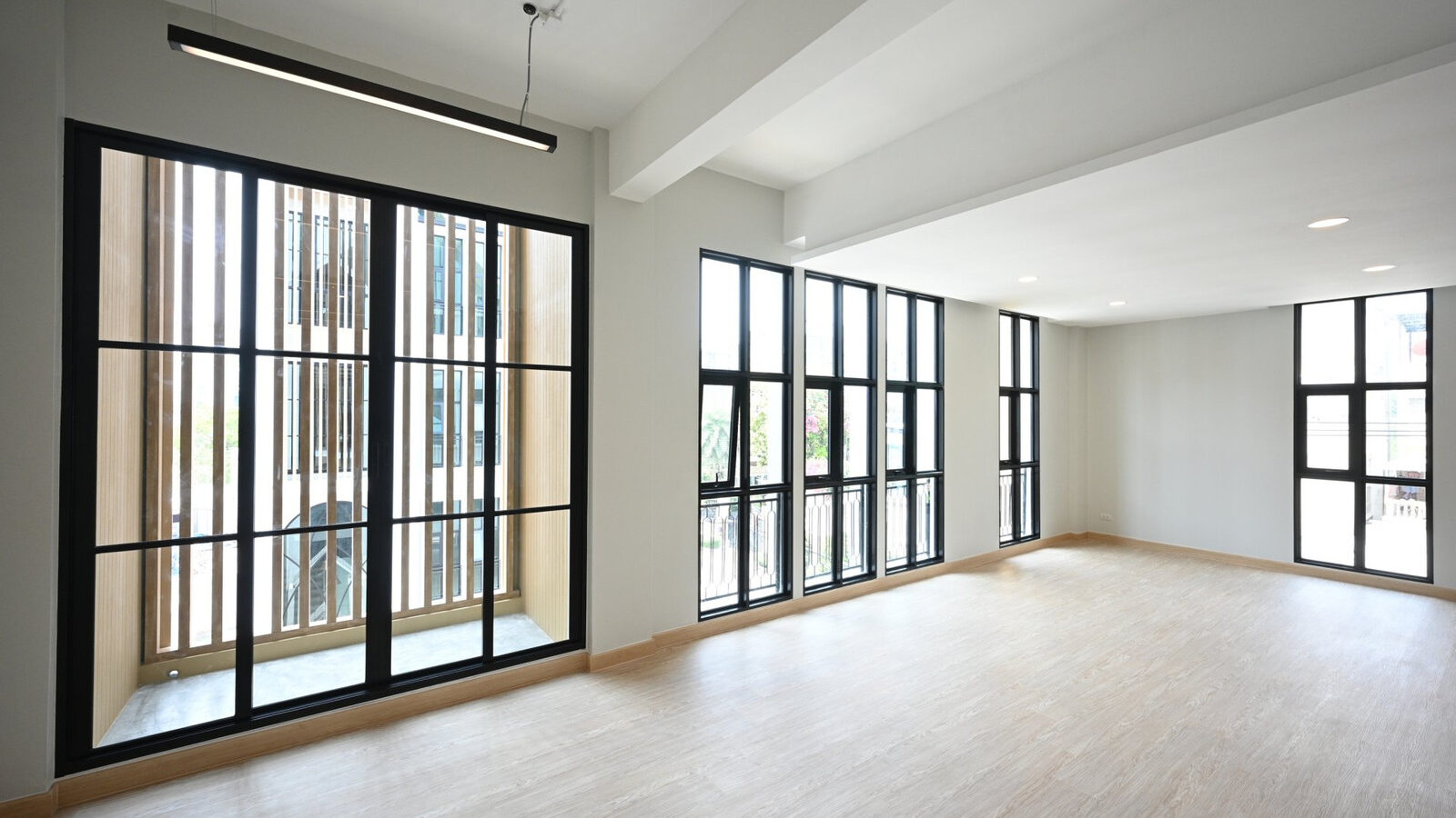 4-Storey Home Office for Rent | Na Nicha Huamak