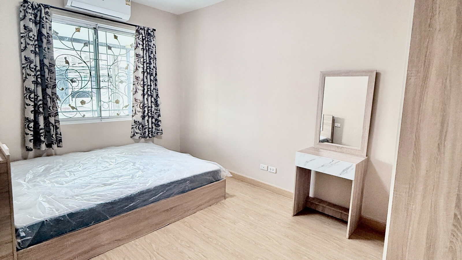 2-Storey Townhome for Rent | Areeya The Colors Lad Pla Khao