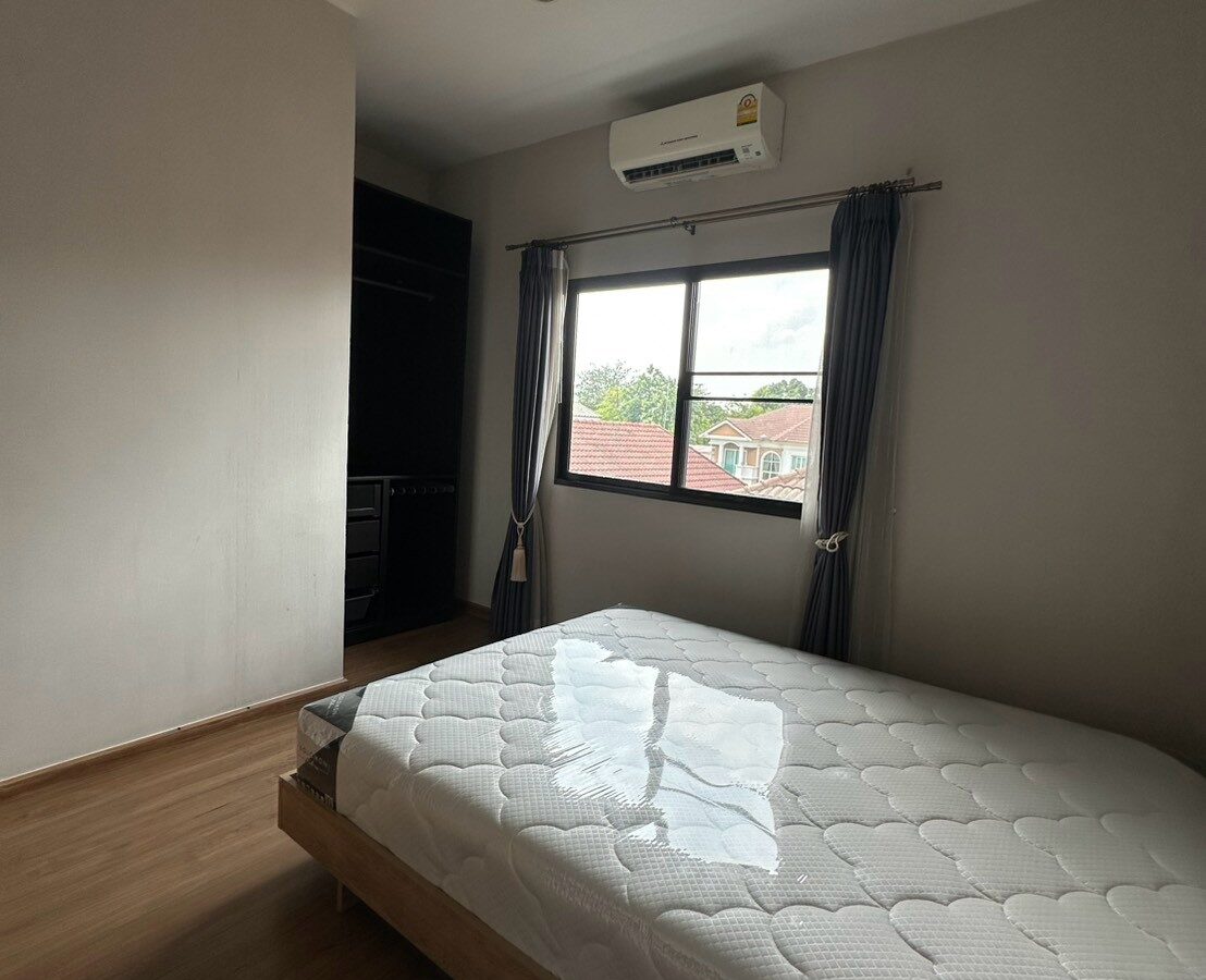 ให้เช่าทาวน์โฮม 3 ชั้น Siri House รัชดา 18 | ลาดพร้าว 80 เฟอร์ครบพร้อมอยู่