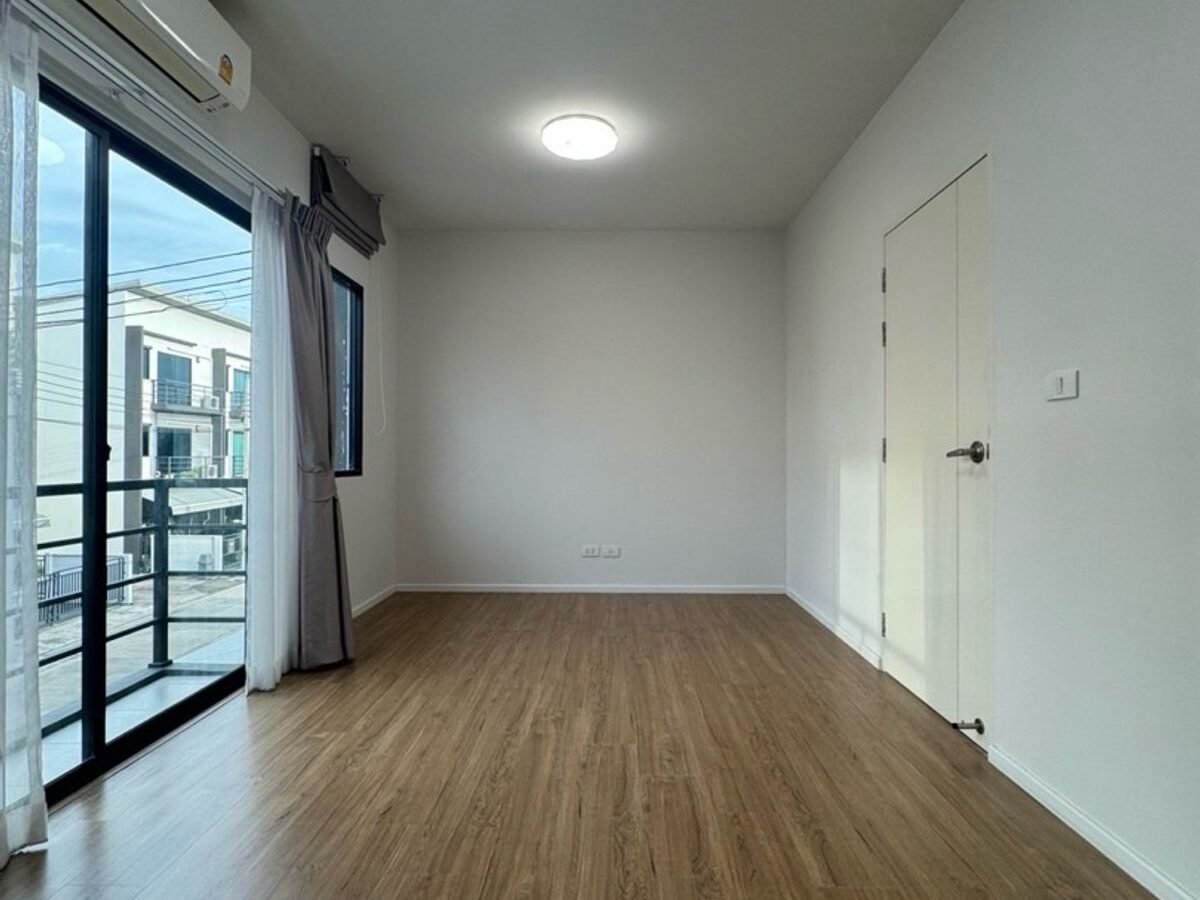 3-Storey Townhome for Rent | Baan Klang Muang Ratchapruek–Rattanathibet