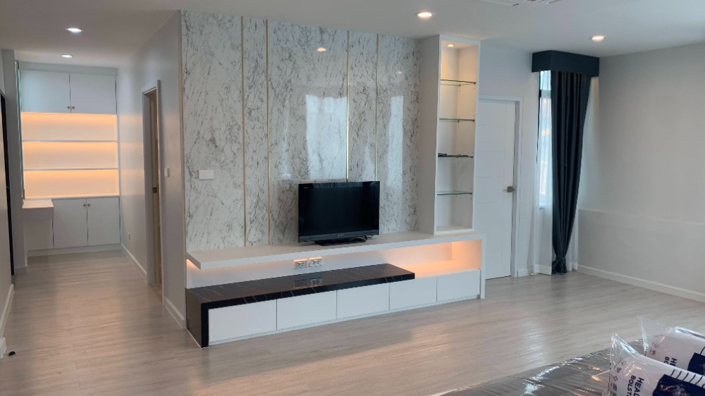 ให้เช่าบ้านเดี่ยว 2 ชั้น หลังใหญ่ สไตล์ Modern ย่านโชคชัย 4