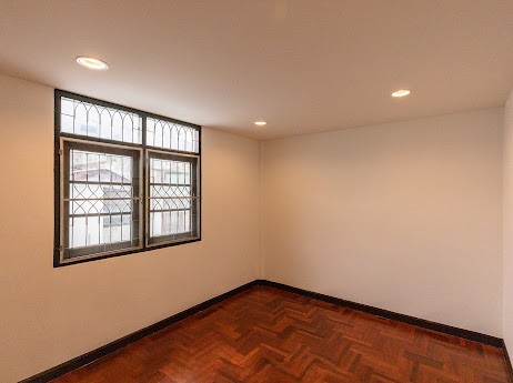 3-Storey Corner Home Office/Townhome for Rent | Chaeng Watthana | Only 160 m from MRT