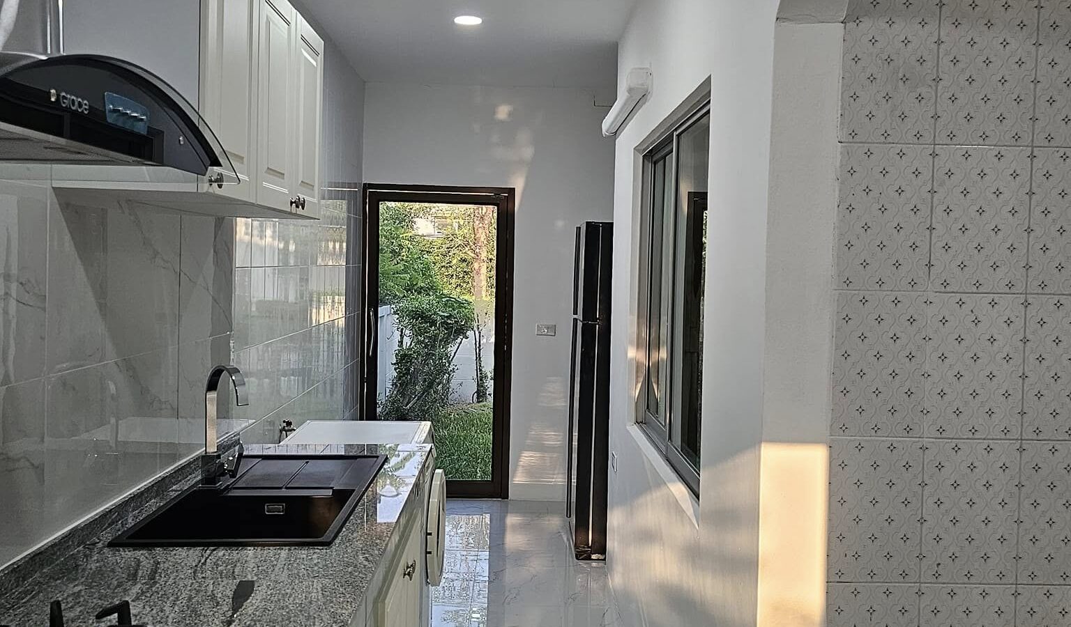 ให้เช่าบ้านเดี่ยว 2 ชั้น — ไลฟ์ บางกอก บูเลอวาร์ด รามอินทรา บ้านหลังมุม ทำเลติดถนนใหญ่ ใกล้รถไฟฟ้า