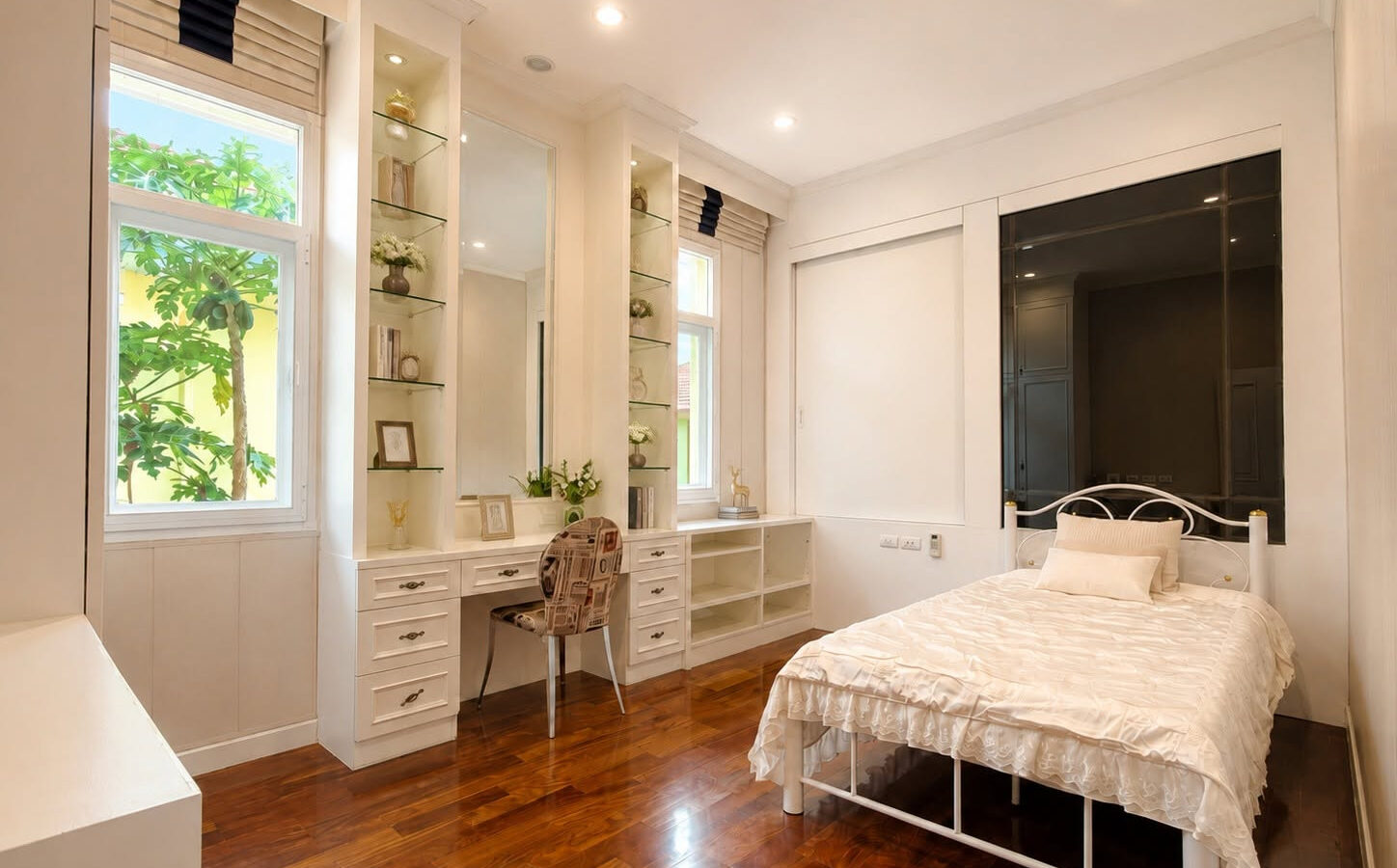 Luxury Detached House for Rent | The Grand Rama 2 | Large Corner Home Next to the Garden